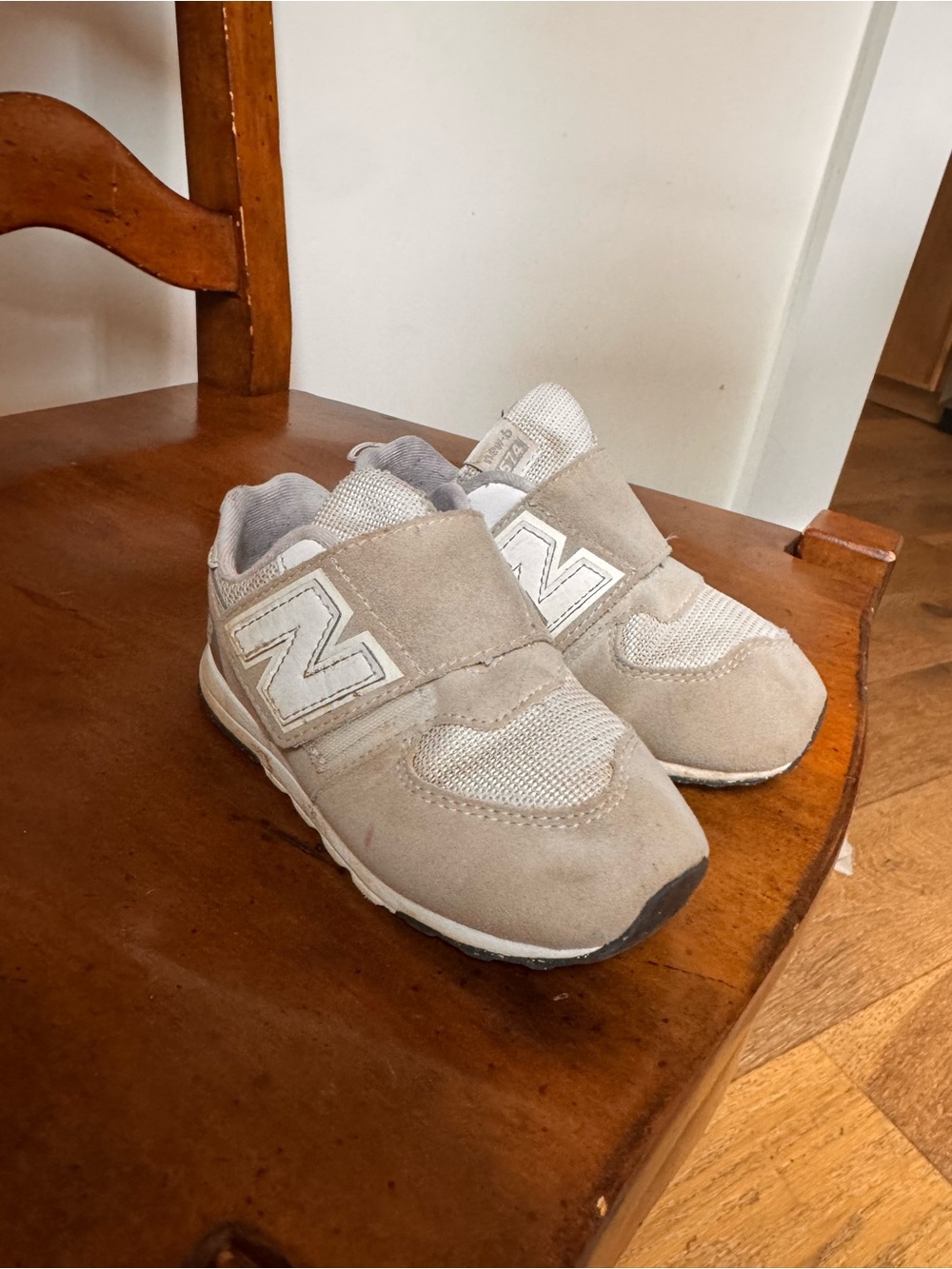 New Balance 574 Kids Beige Velcro Sneakers Size 8 Extra Wide